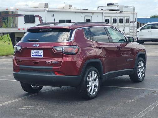 2022 Jeep Compass Latitude Lux