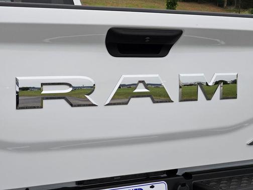 Bright White Clearcoat 2026 RAM 3500 Tradesman Regular Cab 4x4 8' Box