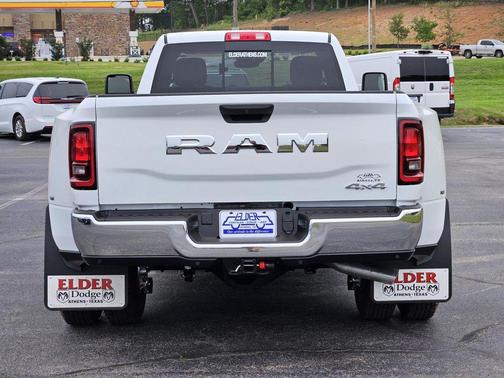 Bright White Clearcoat 2026 RAM 3500 Tradesman Regular Cab 4x4 8' Box