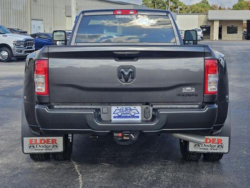 2024 RAM 3500 Tradesman Regular Cab 4x4 8' Box