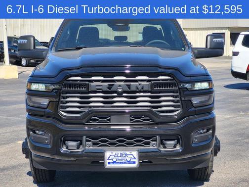 2025 RAM 3500 Lone Star Crew Cab 4x4 8' Box