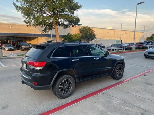 Diamond Black Crystal Pearlcoat 2017 Jeep Grand Cherokee Limited