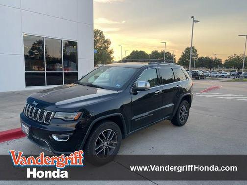 Diamond Black Crystal Pearlcoat 2017 Jeep Grand Cherokee Limited