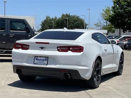 2021 Chevrolet Camaro RWD Coupe LT1