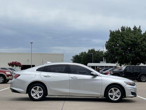 Silver Ice 2022 Chevrolet Malibu FWD LT