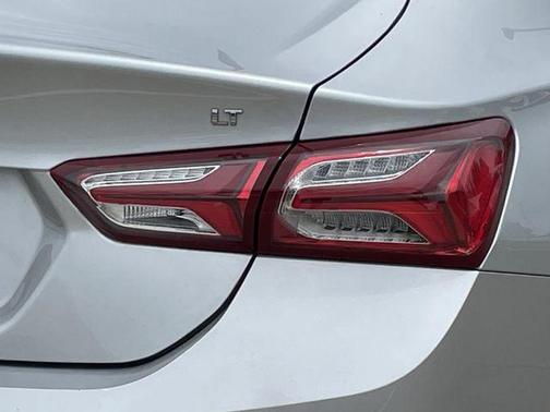 Silver Ice 2022 Chevrolet Malibu FWD LT