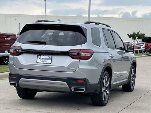 Green 2024 Honda Pilot Touring 8-Passenger