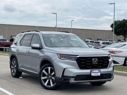 Green 2024 Honda Pilot Touring 8-Passenger
