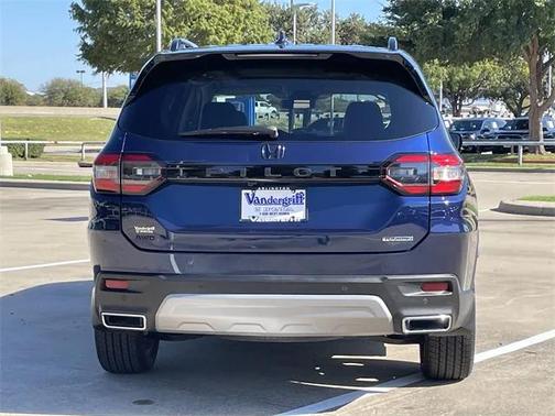 2025 Honda Pilot Touring 8-Passenger