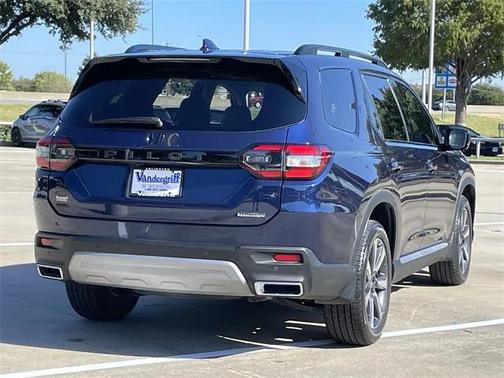 2025 Honda Pilot Touring 8-Passenger