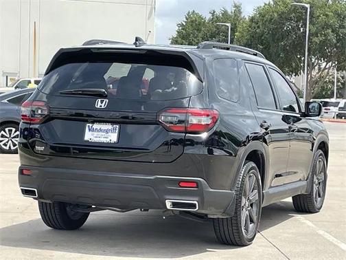 2023 Honda Pilot 2WD Sport