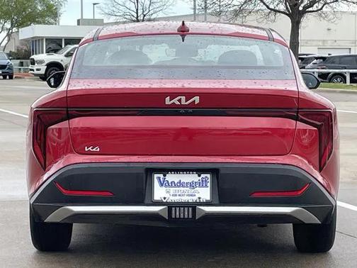 2025 Kia K4 LXS