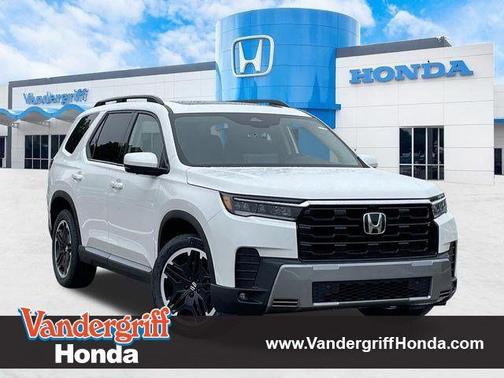 Platinum White Pearl 2026 Honda Pilot Touring 8-Passenger
