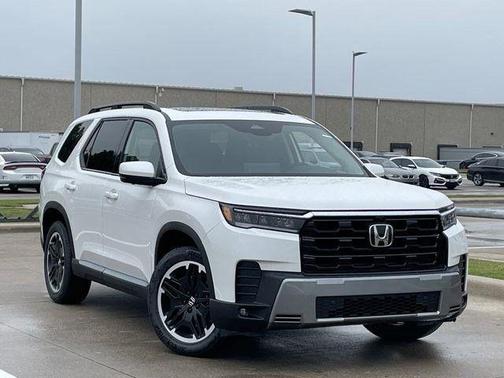 Platinum White Pearl 2026 Honda Pilot Touring 8-Passenger