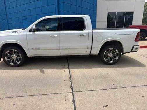 Ivory White Tri-Coat Pearlcoat 2020 RAM 1500 Limited