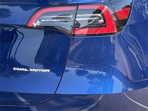 2024 Tesla Model Y Long Range Dual Motor All-Wheel Drive