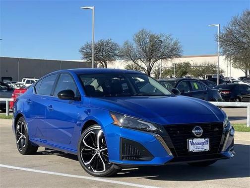 2025 Nissan Altima SR FWD