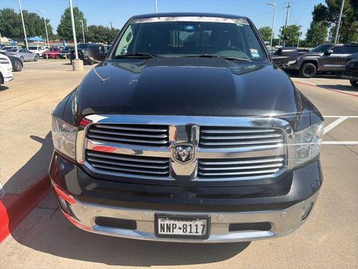 Brilliant Black Crystal Pearlcoat 2018 RAM 1500 Big Horn