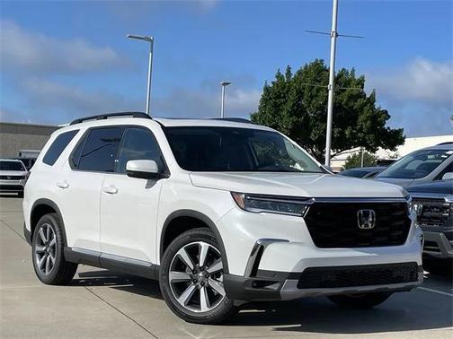 2025 Honda Pilot Touring 8-Passenger