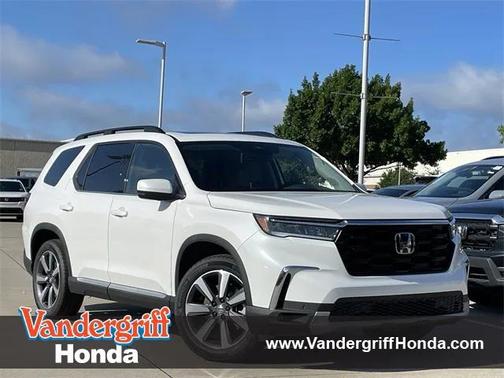 2025 Honda Pilot Touring 8-Passenger