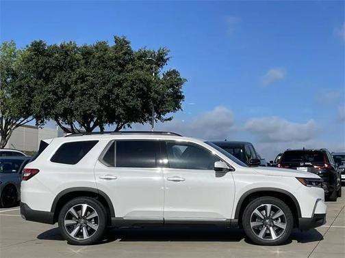 2025 Honda Pilot Touring 8-Passenger