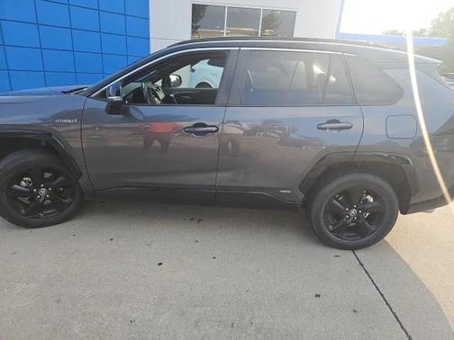 2021 Toyota RAV4 Hybrid SE
