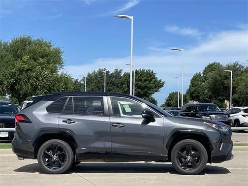 2021 Toyota RAV4 Hybrid SE