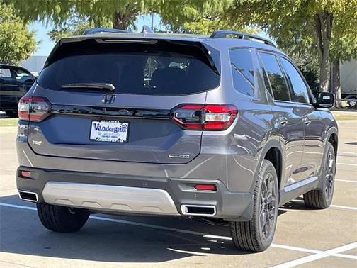 2025 Honda Pilot Touring 8-Passenger