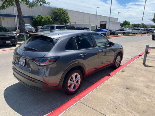Modern Steel Metallic 2025 Honda HR-V LX