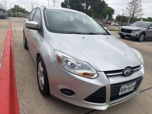 Ingot Silver 2014 Ford Focus SE