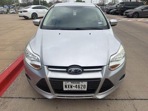 Ingot Silver 2014 Ford Focus SE