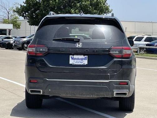 Crystal Black Pearl 2025 Honda Pilot Black Edition