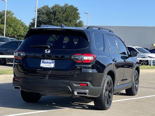 Crystal Black Pearl 2025 Honda Pilot Black Edition