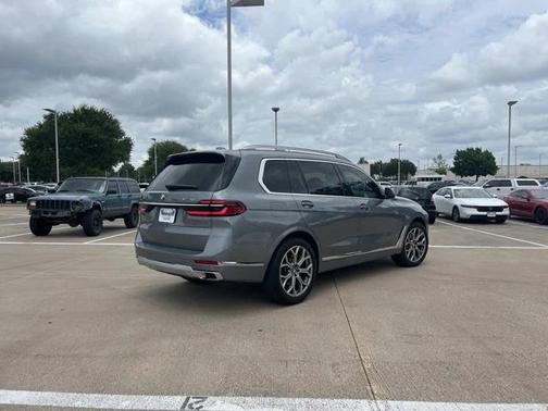 2023 BMW X7 xDrive40i