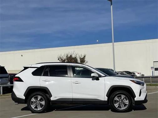 2024 Toyota RAV4 Hybrid XLE