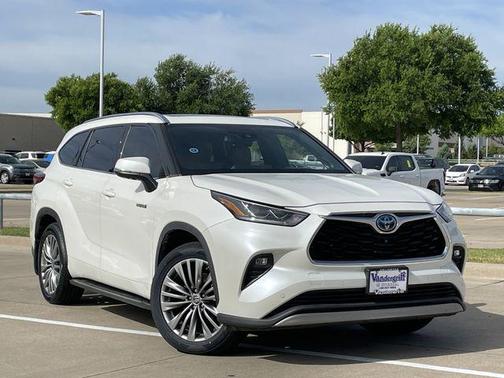 Blizzard Pearl 2021 Toyota Highlander Hybrid Platinum