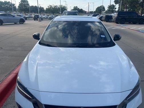 Aspen White TriCoat Pearl 2022 Nissan Sentra SR