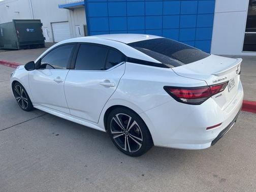 Aspen White TriCoat Pearl 2022 Nissan Sentra SR
