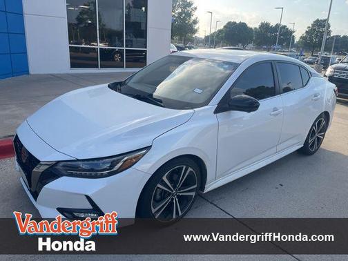 Aspen White TriCoat Pearl 2022 Nissan Sentra SR