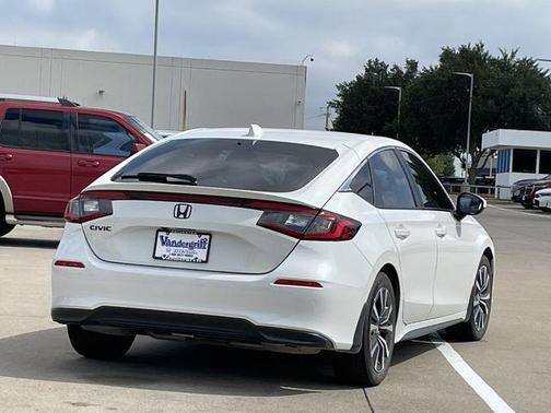 Platinum White Pearl 2024 Honda Civic EX-L
