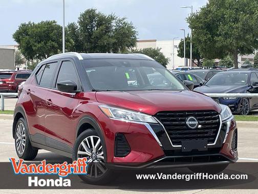 Super Black 2023 Nissan Kicks SV
