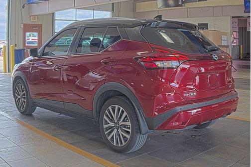 Super Black 2023 Nissan Kicks SV
