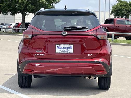 Super Black 2023 Nissan Kicks SV