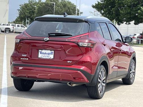 Super Black 2023 Nissan Kicks SV