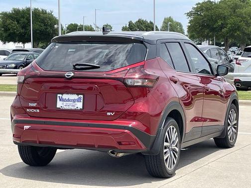 Super Black 2023 Nissan Kicks SV