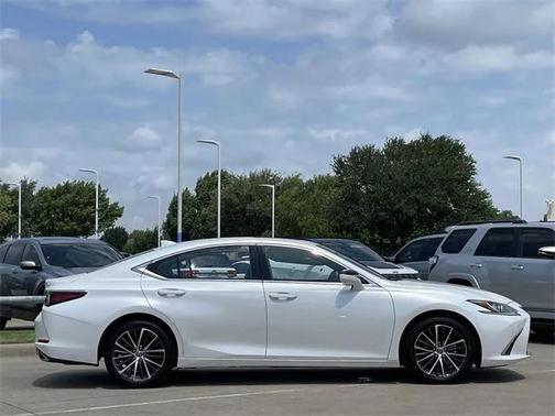2022 Lexus ES 350 Base