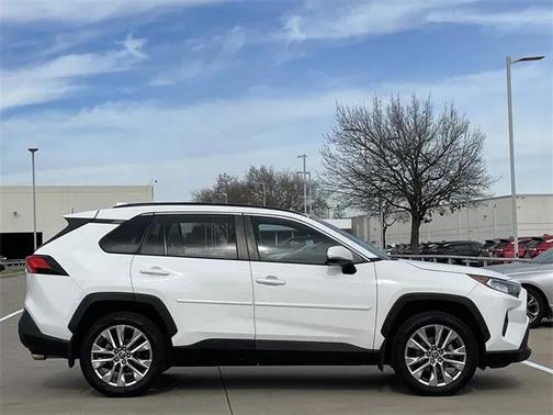 2020 Toyota RAV4 XLE Premium