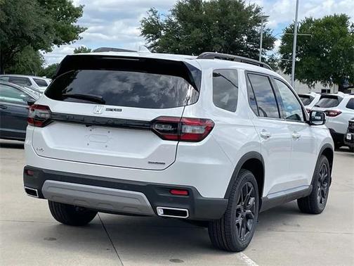 2025 Honda Pilot Touring 8-Passenger