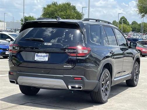 2025 Honda Pilot Touring 8-Passenger