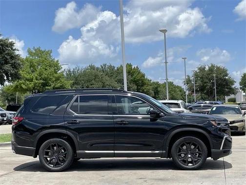 2025 Honda Pilot Touring 8-Passenger